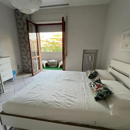 L'onda - House Bed & Breakfast *